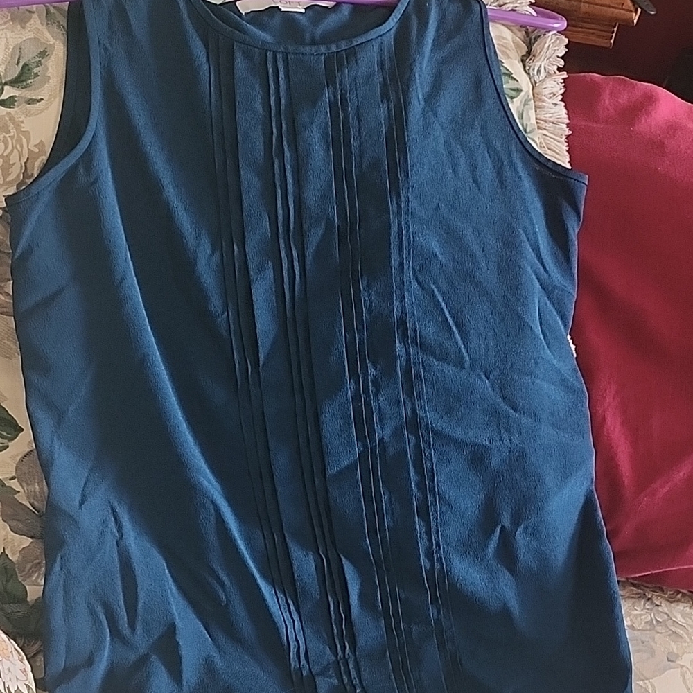 LOFT Blue Pleated Sleeveless Tank Top